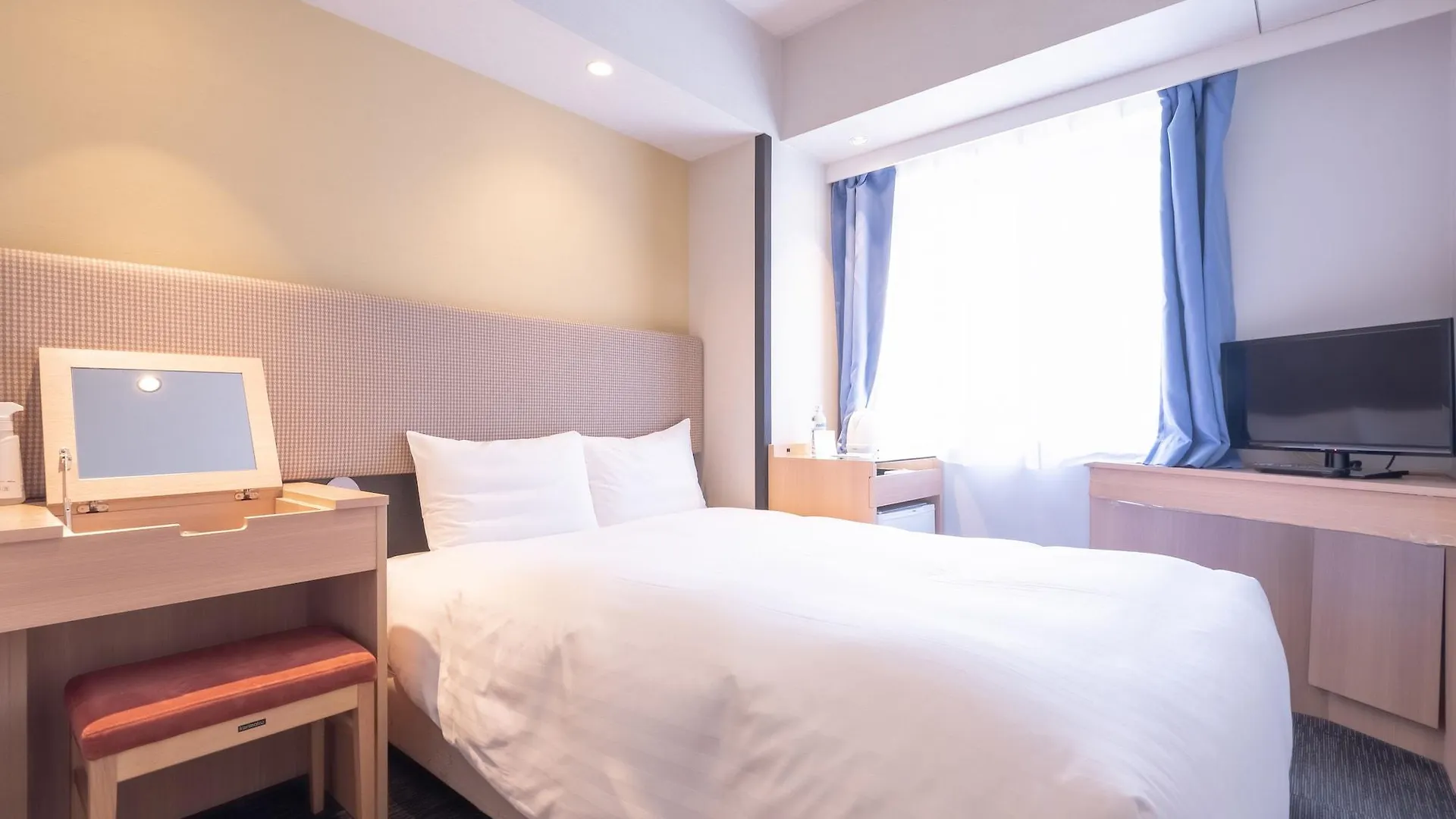 טוקיו E Hotel Higashi Shinjuku