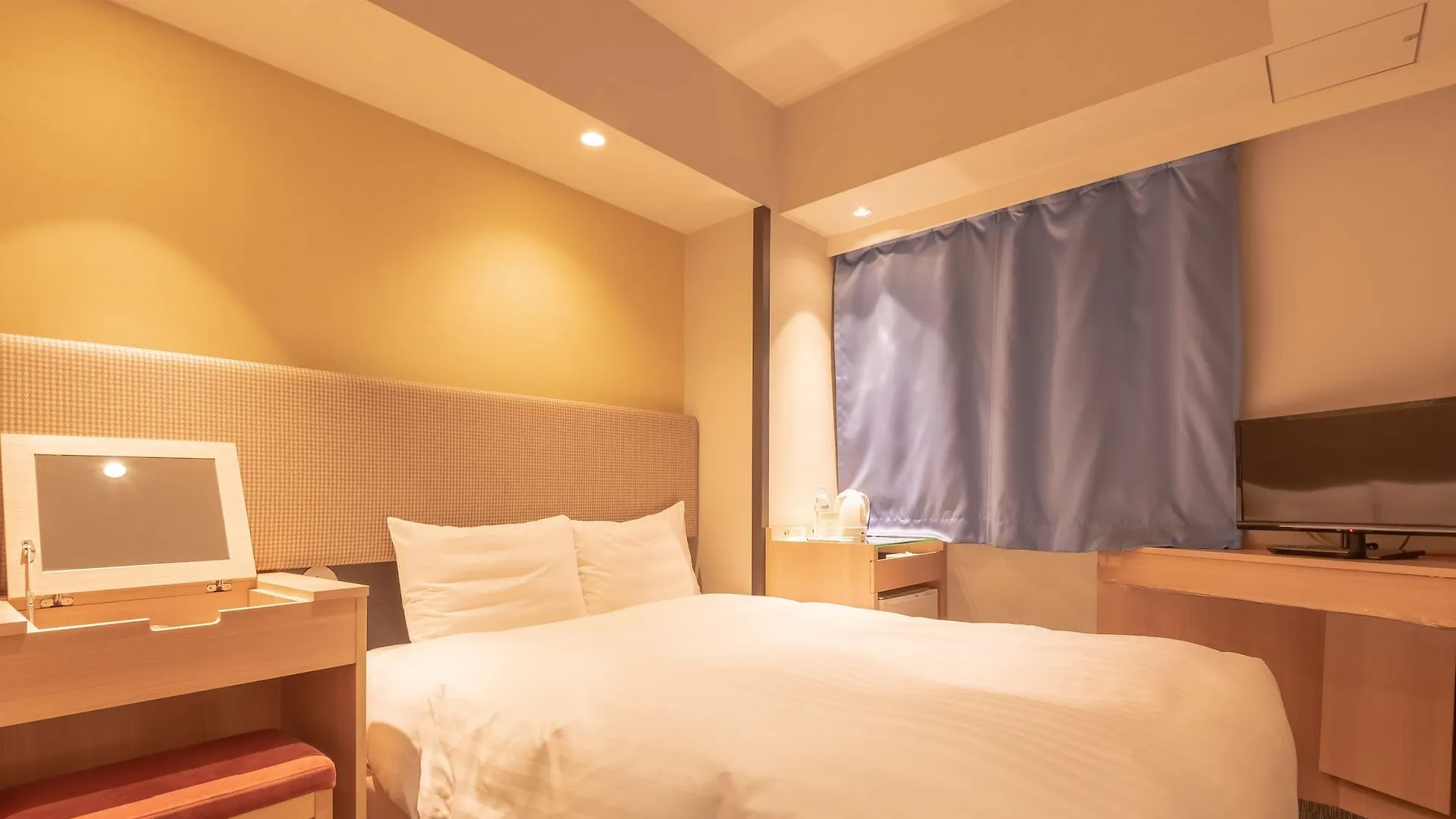 טוקיו E Hotel Higashi Shinjuku