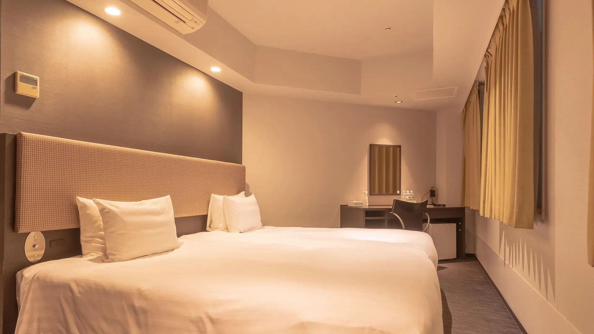 טוקיו E Hotel Higashi Shinjuku