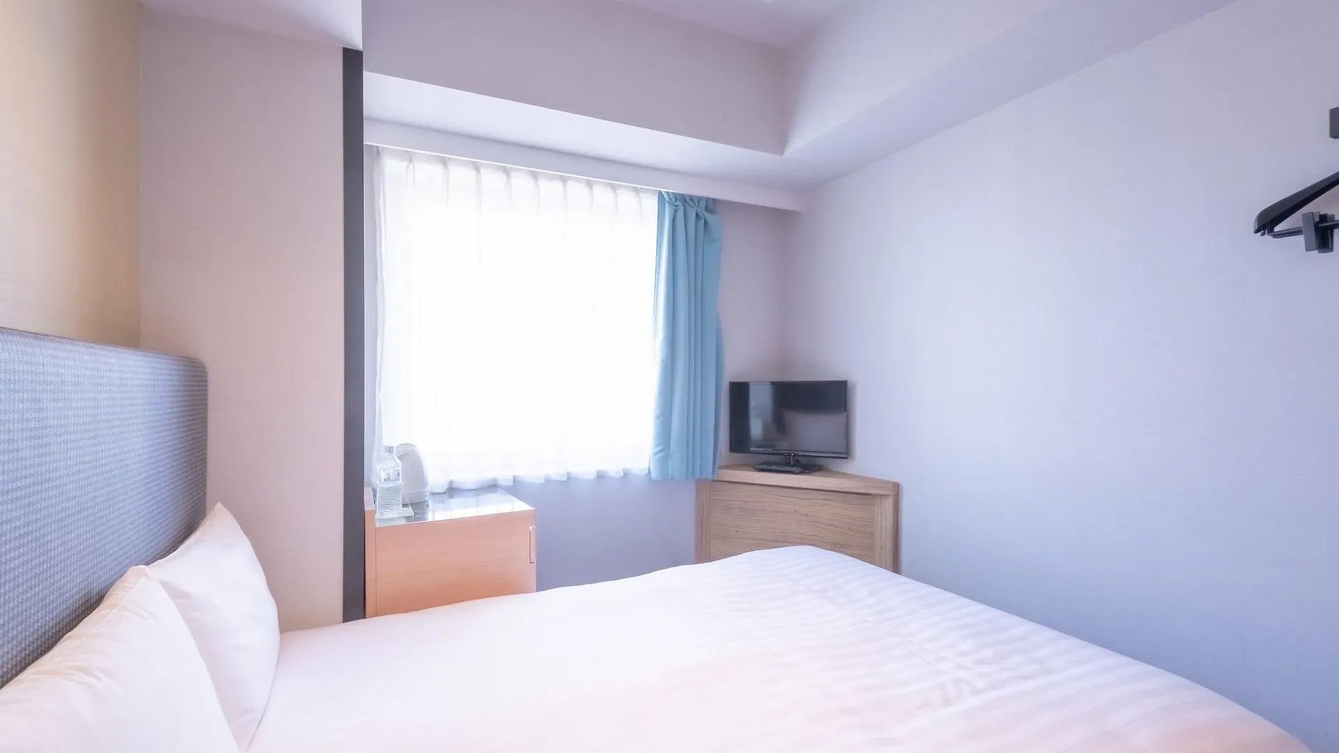 טוקיו E Hotel Higashi Shinjuku 3*,