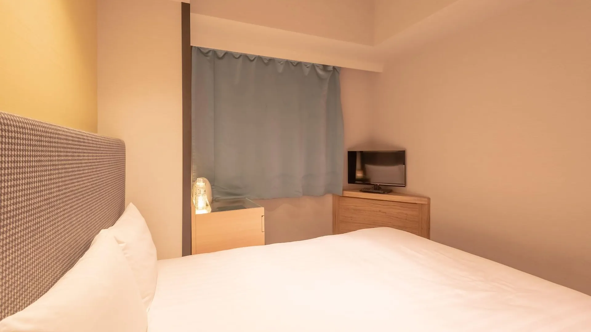 טוקיו E Hotel Higashi Shinjuku