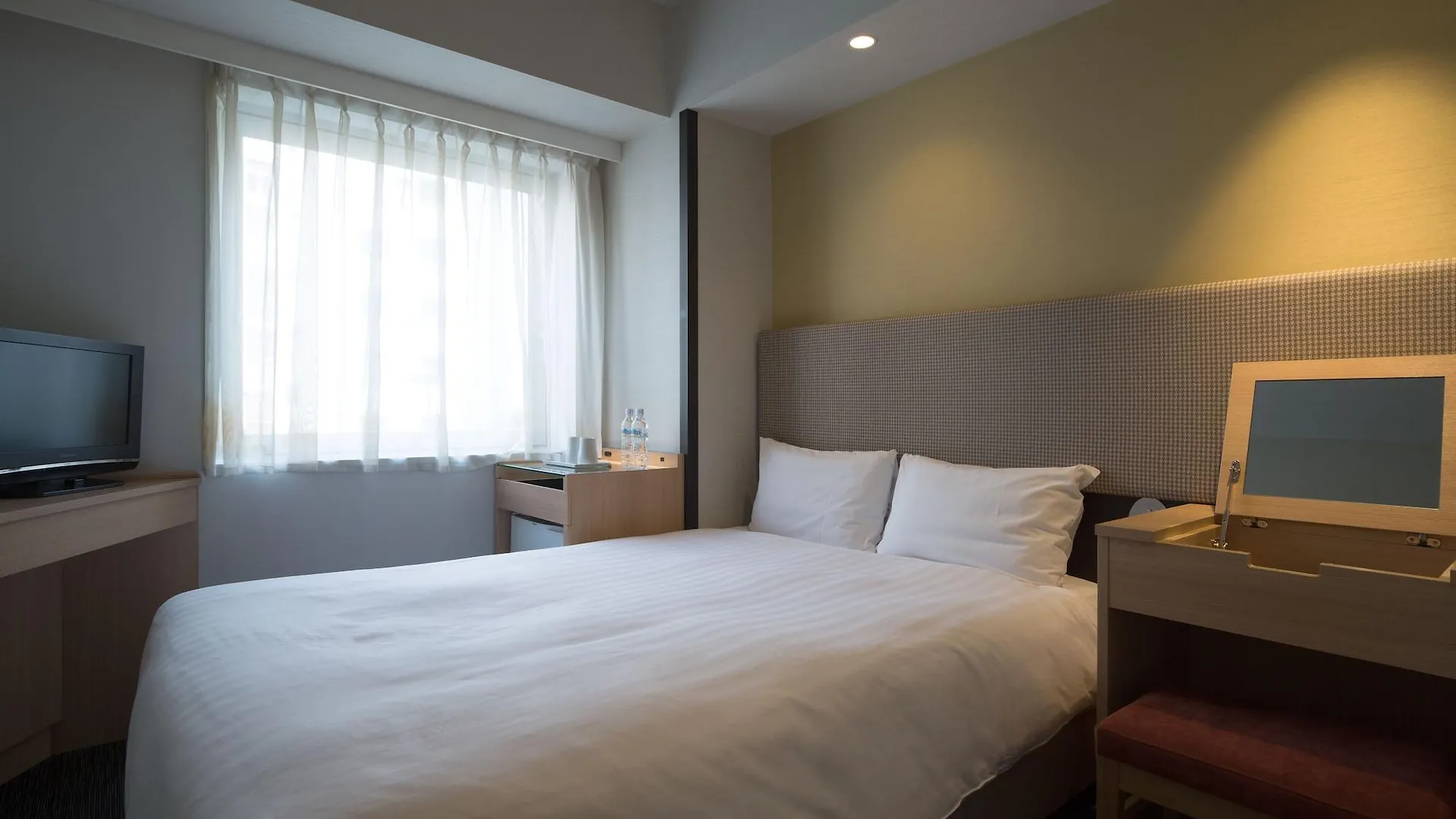 ***  טוקיו E Hotel Higashi Shinjuku יפן